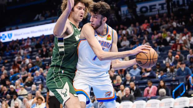 Chet Holmgren, OKC Thunder, Robin Lopez, Milwaukee Bucks